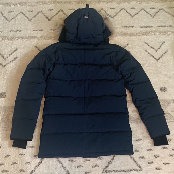 Canada Goose Carson Down Parka with Fur-Trim Hood - Picture 9 of 16